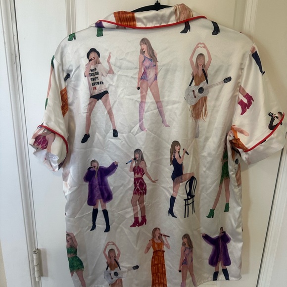 Taylor Swift White Satin Pajama Set - Picture 6 of 6